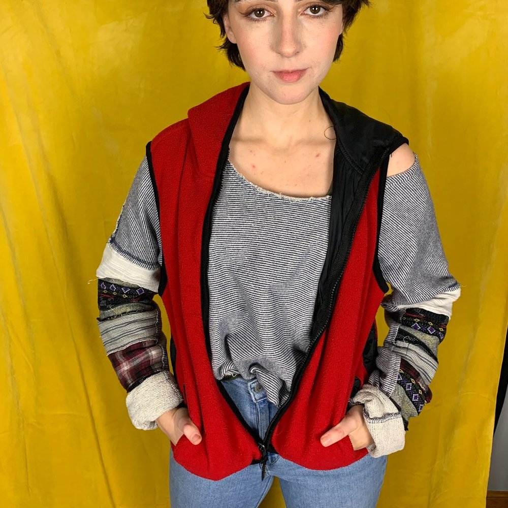 Donated Feb 16 ‘22 Offers Welcome!   Polar 2000 Red Fleece hooded vest